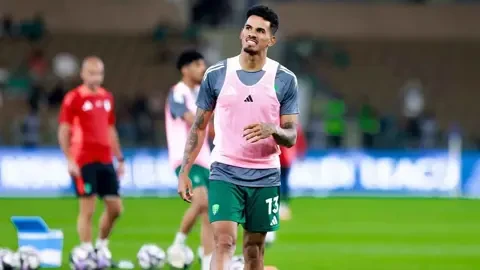 مفاجأة بشأن لاعب الأهلي فما دخل الاتحاد؟